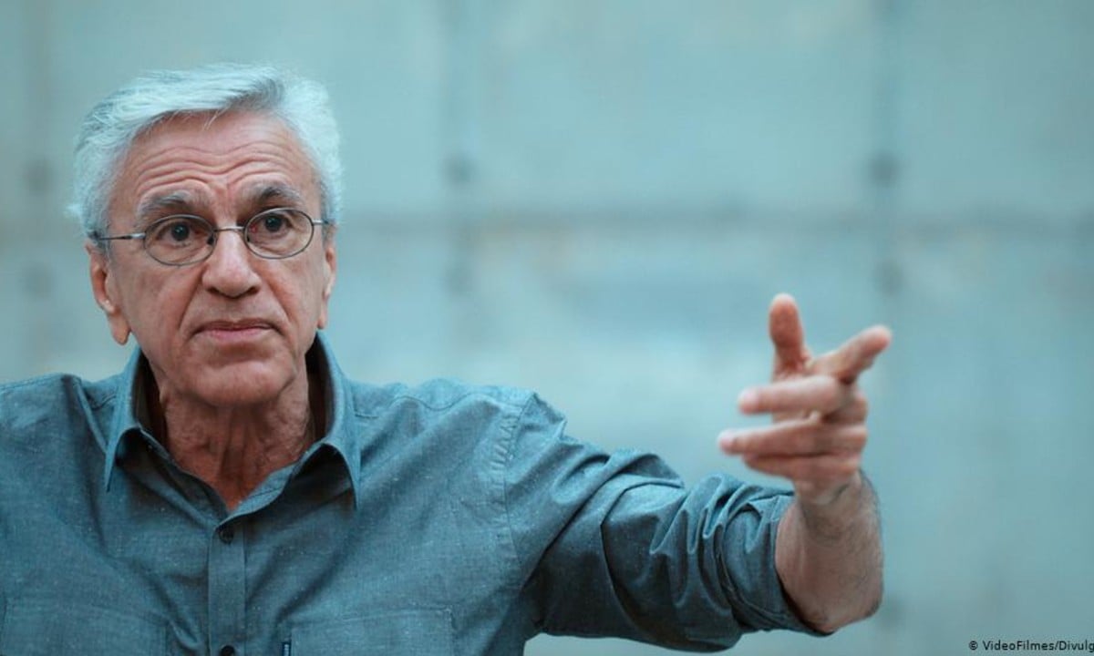 ‘Que todos se vacinem com as três doses’, pede Caetano Veloso após testar positivo para Covid