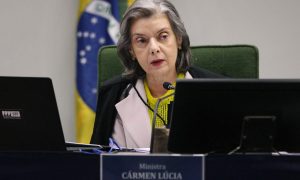Cármen Lúcia vota para derrubar 300 portarias de Damares que anularam anistia a cabos da Aeronáutica