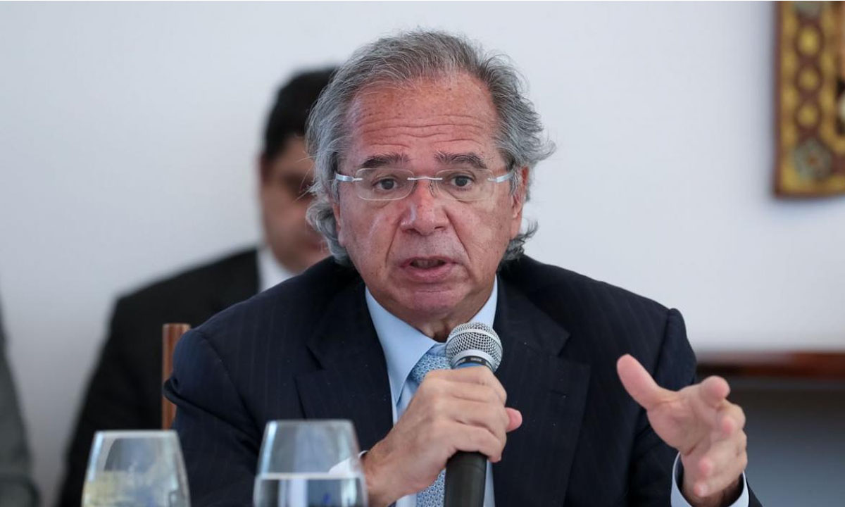 Guedes admite que crise institucional, provocada por Bolsonaro, pode ‘desacelerar crescimento’