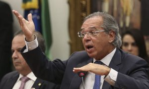 Justiça condena Paulo Guedes a pagar 50 mil reais por comparar servidores a ‘parasitas’