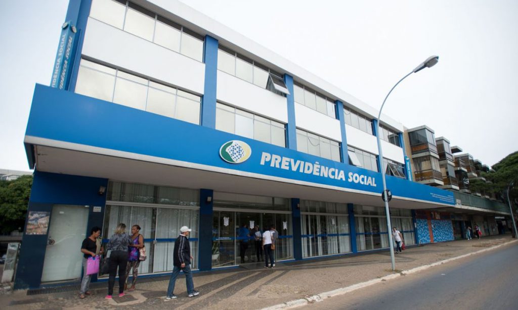 Câmara aprova projeto que cria programa para reduzir fila no INSS