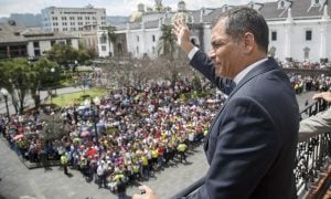 Justiça do Equador confirma condenação a oito anos de prisão contra Rafael Correa