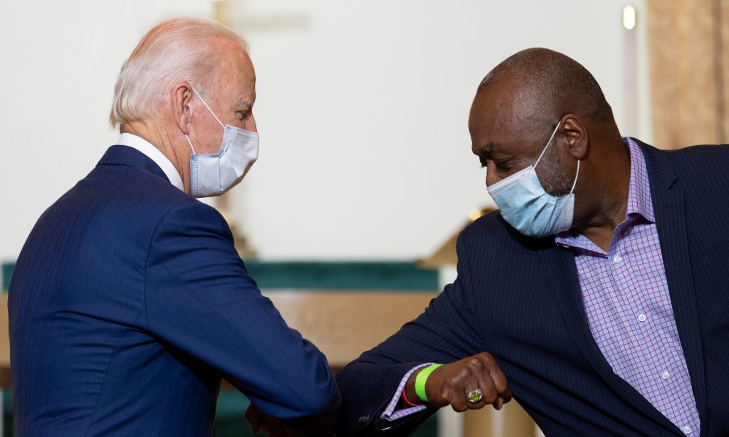 Biden se apresenta como unificador para lutar contra o racismo nos EUA