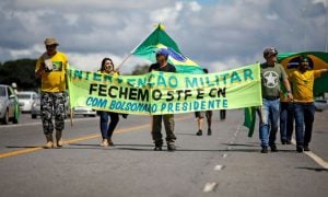 PF intima Eduardo e Carlos Bolsonaro a depor sobre atos antidemocráticos