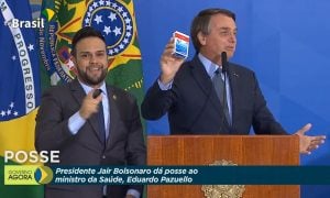 Bolsonaro defende cloroquina e acusa imprensa de espalhar ‘pânico’ sobre a Covid-19