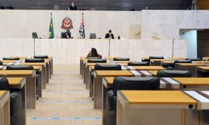 Justiça de SP suspende sessões na Alesp por risco de contaminação por coronavírus