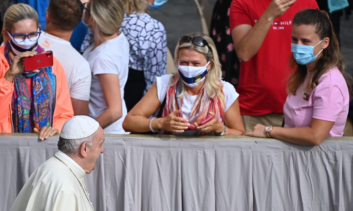 Papa diz que prazer culinário, e sexual, é “simplesmente divino”