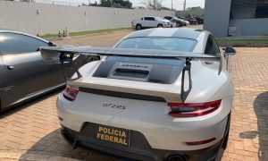 PF apura suposto esquema de contrabando de veículos de luxo no Paraná
