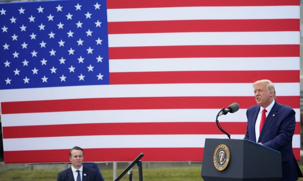 Governo Trump aposta em distribuição de vacina da Covid-19 em novembro