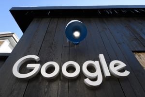 Google decide bloquear links de notícias de veículos canadenses após aprovação de lei