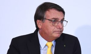 Bolsonaro diz que vai reeditar decreto sobre participação privada no SUS