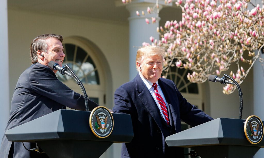 Bolsonaro diz que convidou Trump para encontro antes das eleições no Brasil