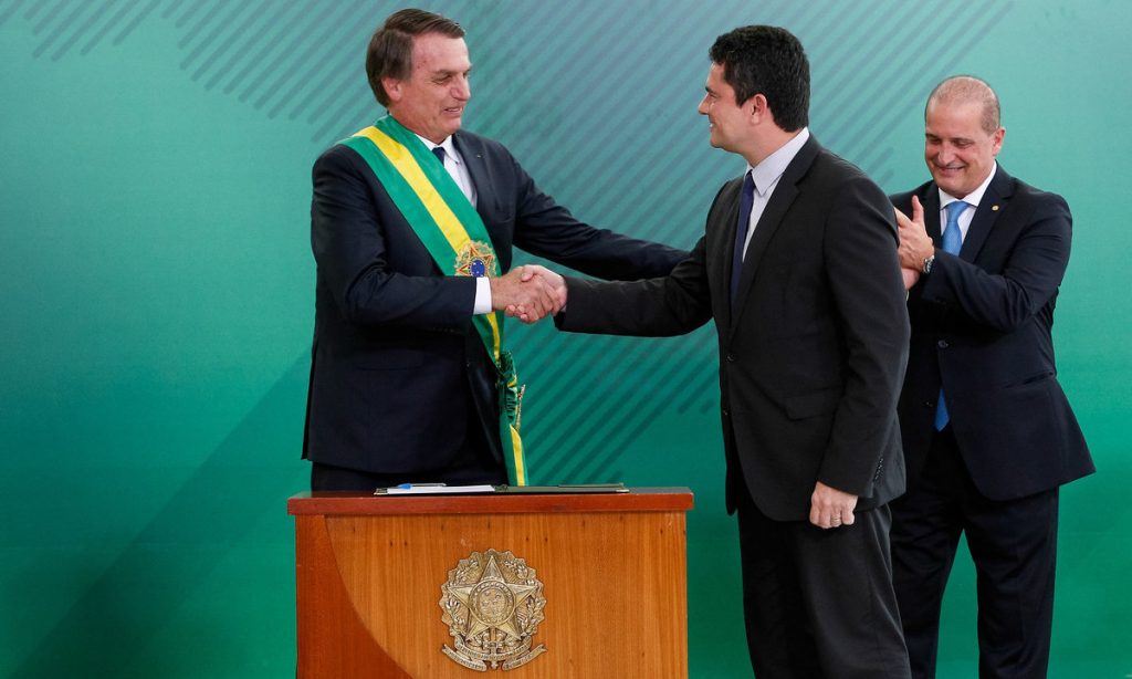 Interferência na PF: Moro diz que Bolsonaro tenta ‘esvaziar’ recurso sobre depoimento