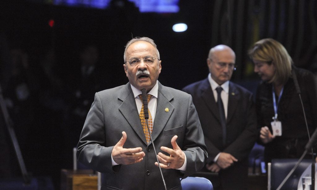 Chico Rodrigues teria usado proximidade com governador de Roraima para beneficiar empresas
