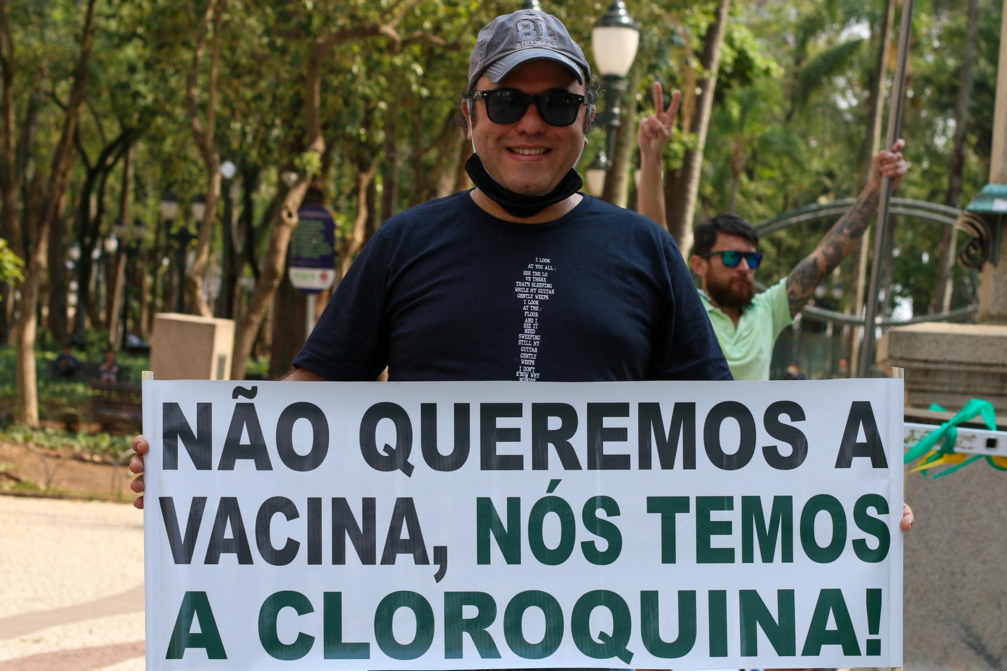 Manifestantes pró- cloroquina e contra a vacina no Dia da Independência em Curitiba (Foto: Eduardo Matysiak/Futura Press) 