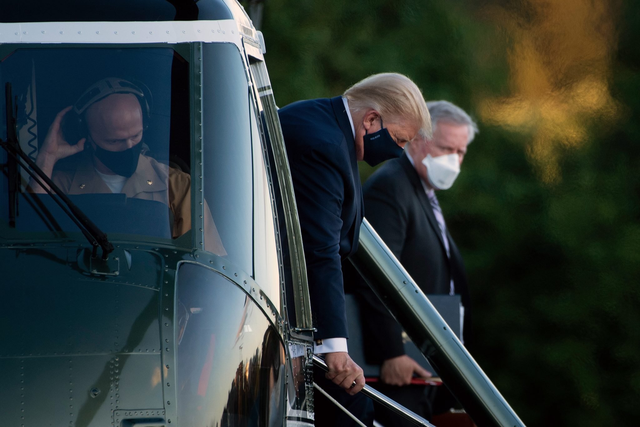 O presidente Donald Trump a caminho do hospital - Foto: Brendan Smialowski/AFP 