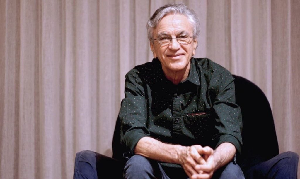 Caetano Veloso testa positivo para Covid e adia shows