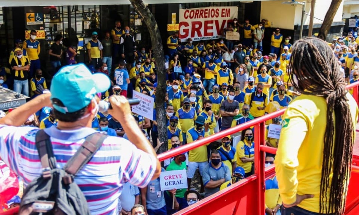Protesto de trabalhadores dos Correios durante a greve, em agosto. Foto: Reprodução/Fentect 