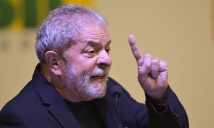 'Moro promoveu uma farsa', diz Lula sobre posse do triplex no Guarujá