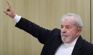 Lula diz que governo atual “lambe as botas dos Estados Unidos”