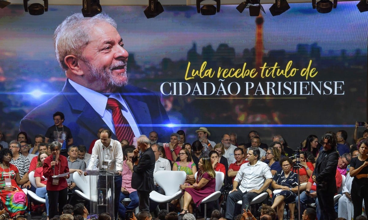 Longe do povo: excessiva burocratização do PT esquenta debate interno