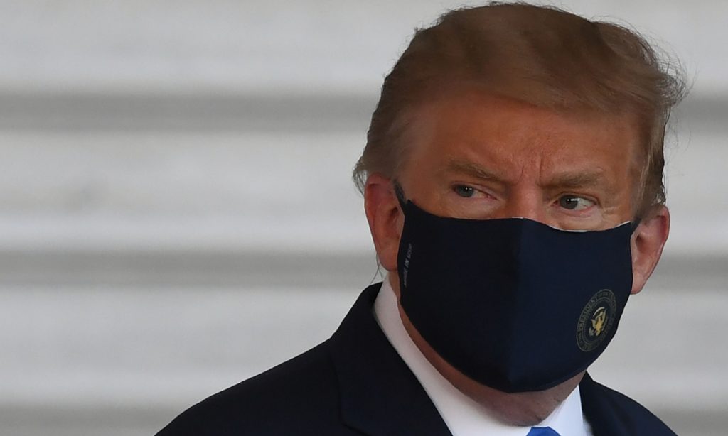 Trump testou positivo para Covid-19 na quinta, mas não revelou informação, diz jornal