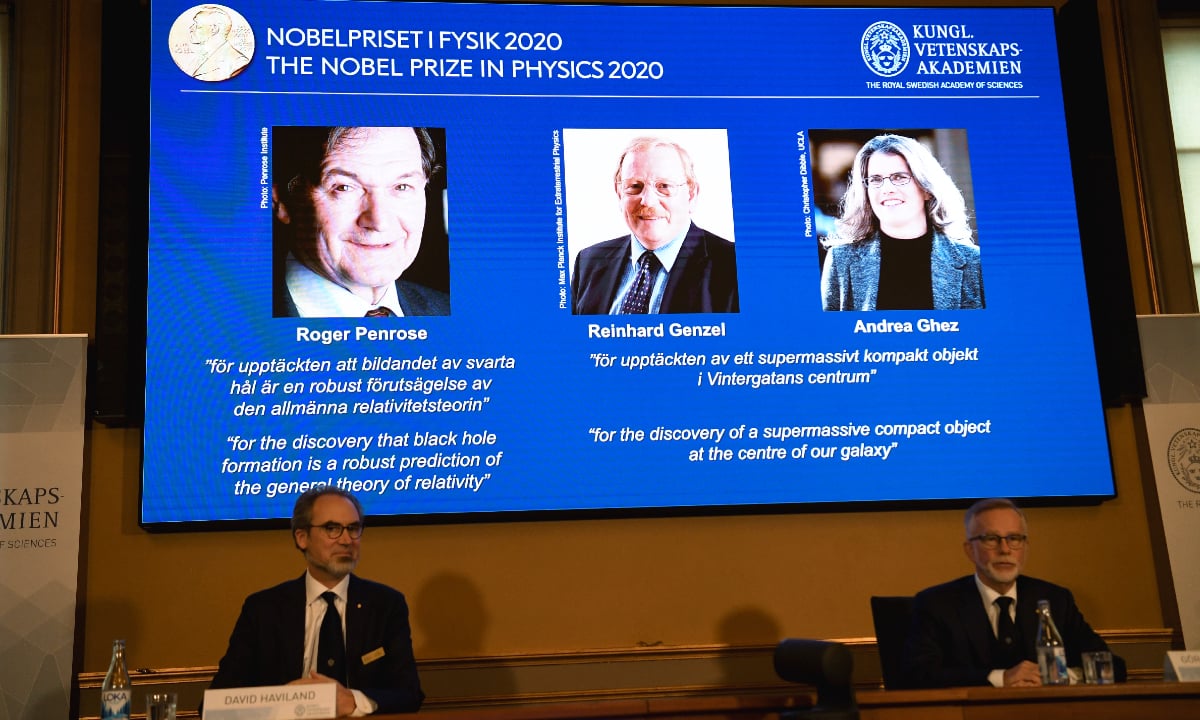 Trio vence o Nobel de Física por pesquisas sobre buracos negros. Foto: AFP.  