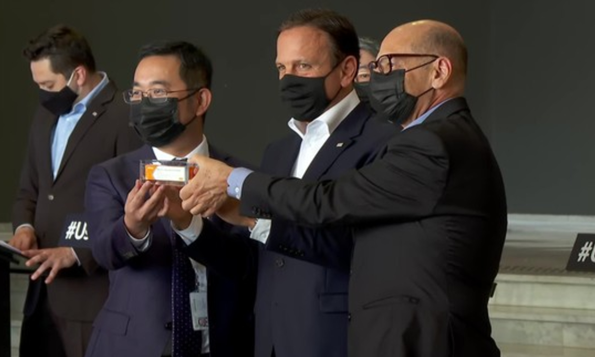 Governo federal não liberou verba para vacina chinesa em SP, diz secretário