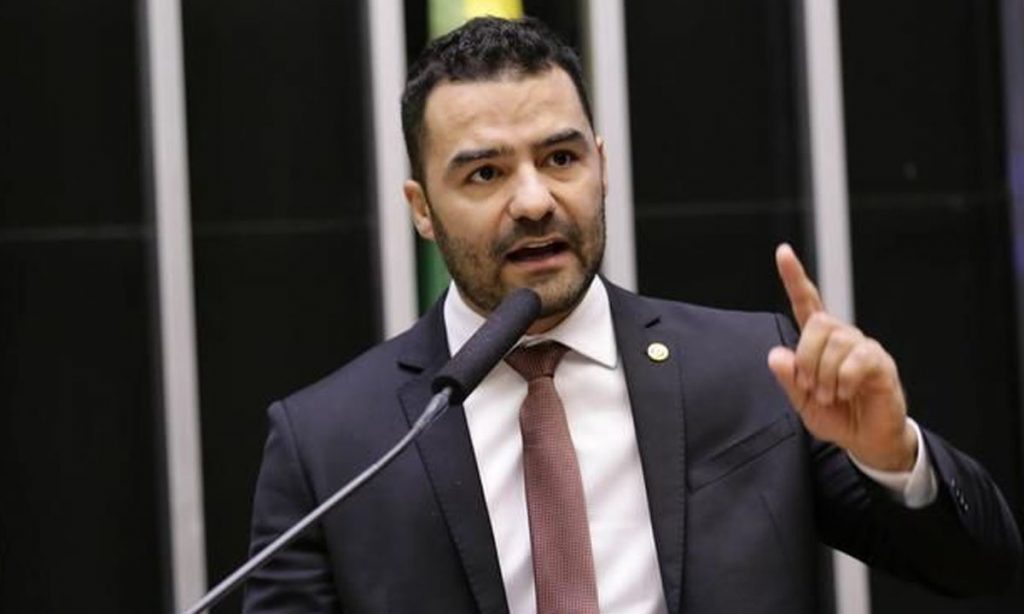 MBL se aproxima do PSL, mas pede expulsão de todos os bolsonaristas