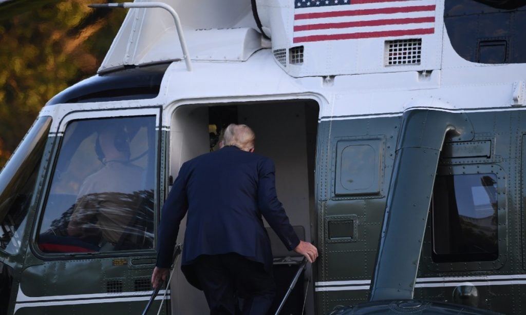 Com Trump hospitalizado, como ficam o governo e as eleições nos EUA?