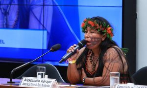 Não pode ser só eu a plantar, diz líder indígena Alessandra Munduruku
