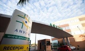 Indicado por Bolsonaro para Anvisa assinou contrato suspeito de irregularidade na Saúde