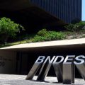 Lula pede ao Congresso que BNDES voltar a financiar obras no exterior