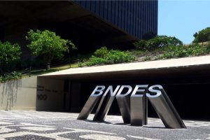 BNDES anuncia concurso com 150 vagas de nível superior; salário inicial é de R$ 20,9 mil