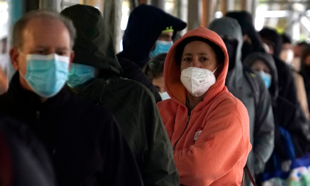 Casos de Covid-19 avançam em Nova York e EUA batem novo recorde de contaminação