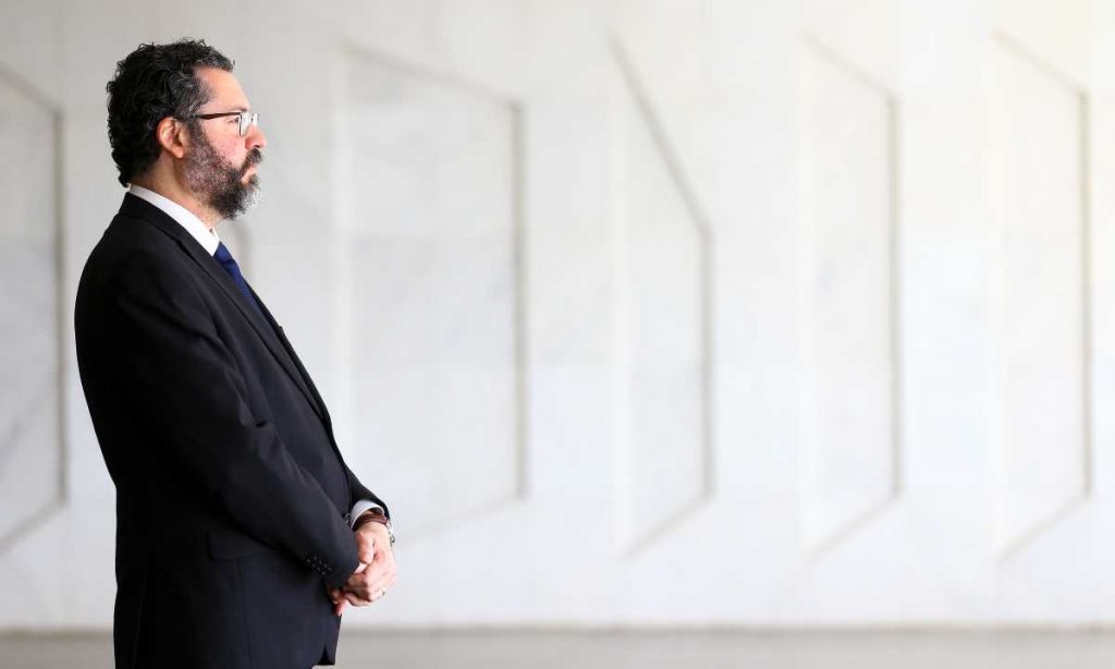CPI convoca Ernesto Araújo e Fábio Wajngarten; veja as datas