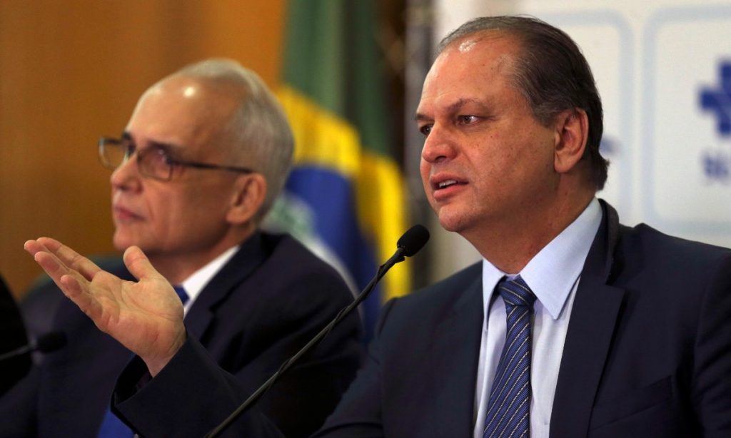 Líder do governo vai apresentar projeto para plebiscito por nova Constituinte