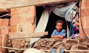 O Brasil afunda na extrema pobreza, destaca jornal francês