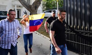 Líder opositor venezuelano Leopoldo López já está em Madri