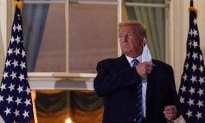 Trump realiza primeiros atos públicos após se infectar pelo Covid-19