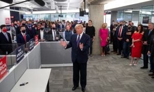 Trump: Americanos 'têm direito a conhecer o vencedor' no dia da eleição
