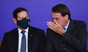 Mourão não ajuda o governo, dispara Bolsonaro