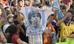 ‘Herói dos trabalhadores’: Maradona atuou contra os poderosos na política, diz pesquisador