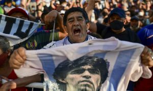 Velório de Maradona é comparado ao de Perón ou Gardel