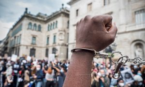 Manifesto de juízes contra curso sobre racismo envolve manutenção de privilégios