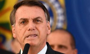 Bolsonaro diz que 'fontes' o alertaram sobre 'fraude' na eleição americana