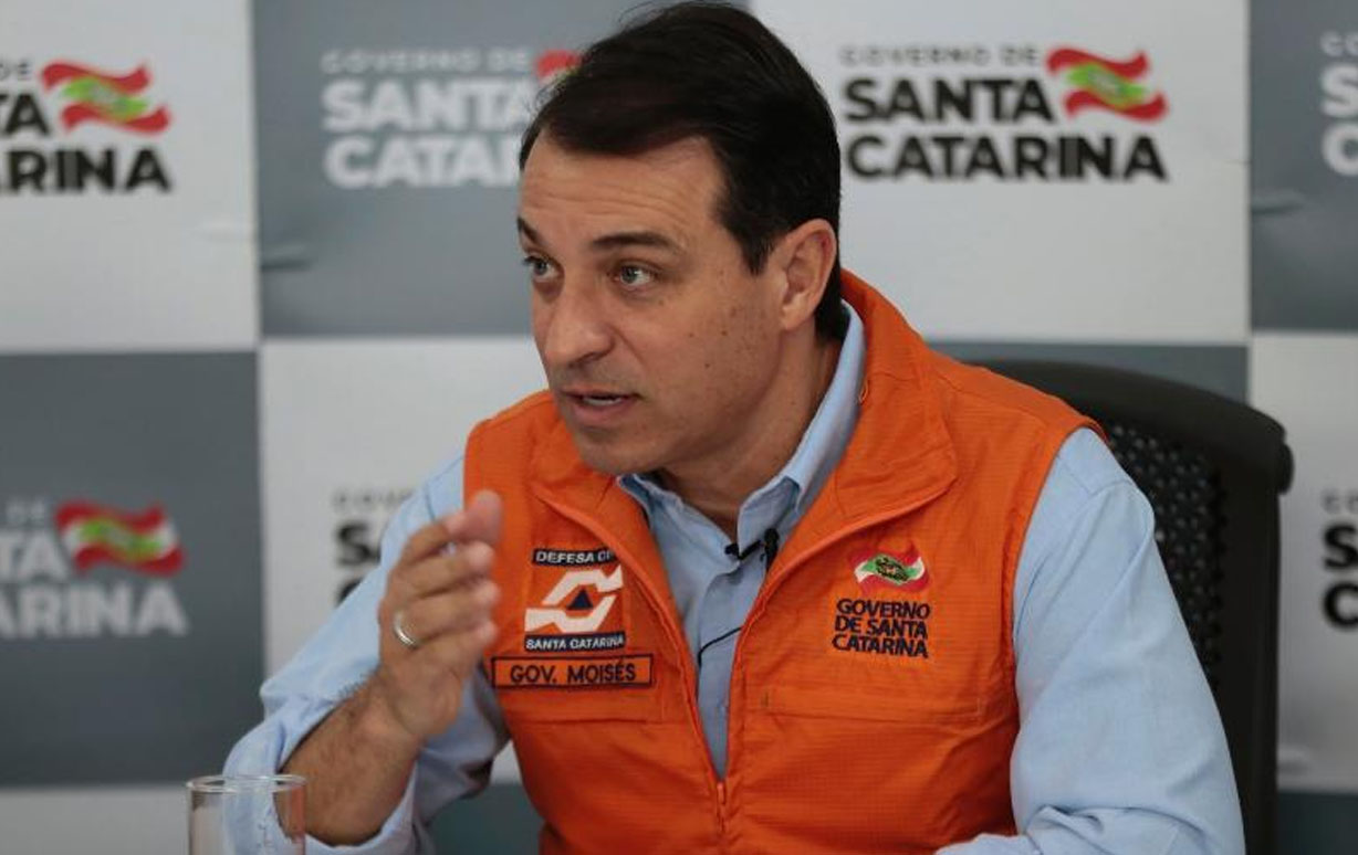 ‘Temos de aprender a conviver com isso’, diz governador de SC sobre catástrofes climáticas