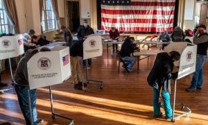 Autoridades dos EUA dizem não haver evidência de fraude nas eleições