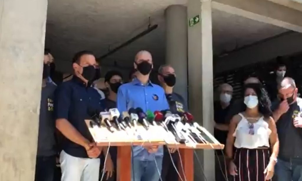 Covas vota e diz que fez ‘campanha limpa e propositiva’