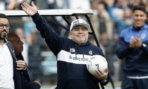 Aos 60 anos, morre Diego Maradona